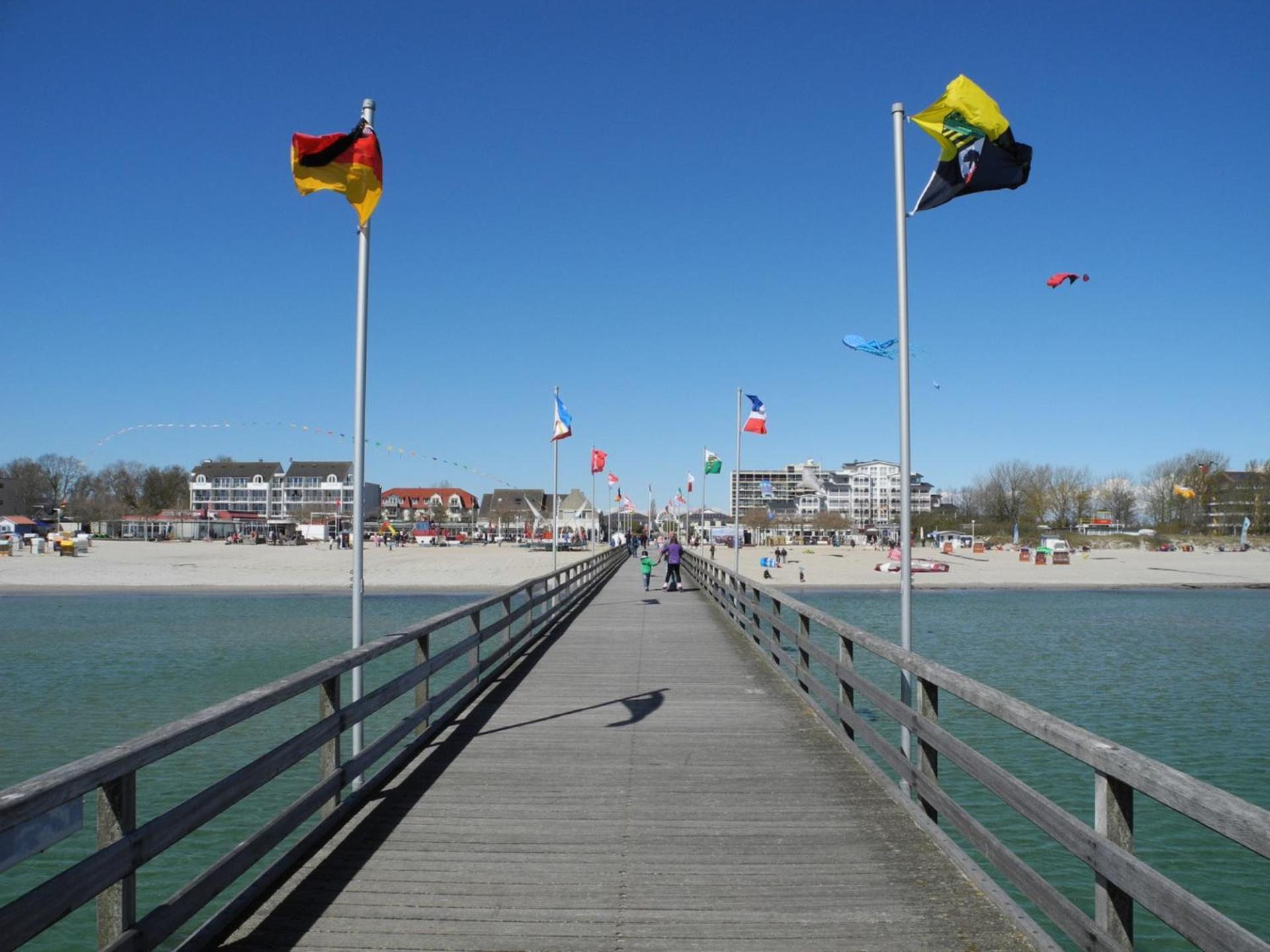 Sonnendeck 32 - *